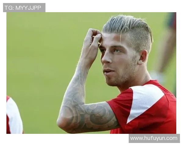 个性发型与足球明星女生的完美结合展现独特魅力与风格