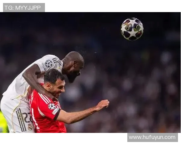 足球明星回应争议称对手并未犯规展现体育精神与公平竞争理念